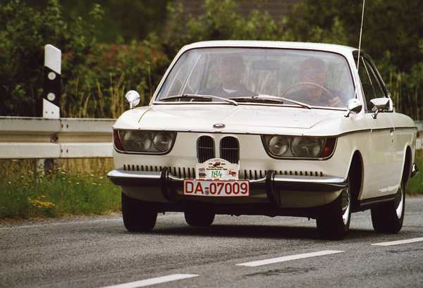 BMW 2000 184